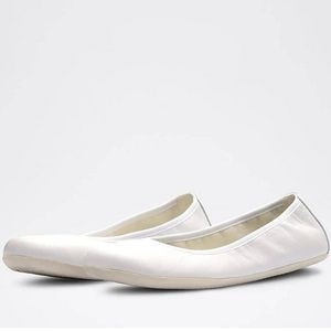 Groundies White Bella Ballet Flat EU 39 US 8